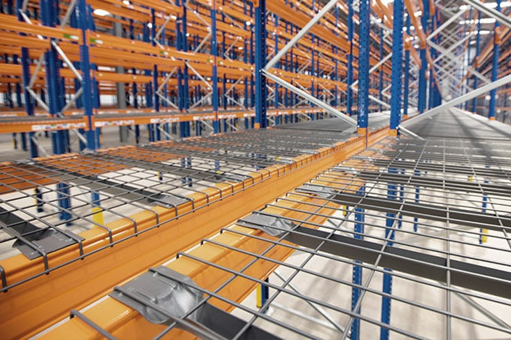 如何使用钢层网优化您的仓库货架